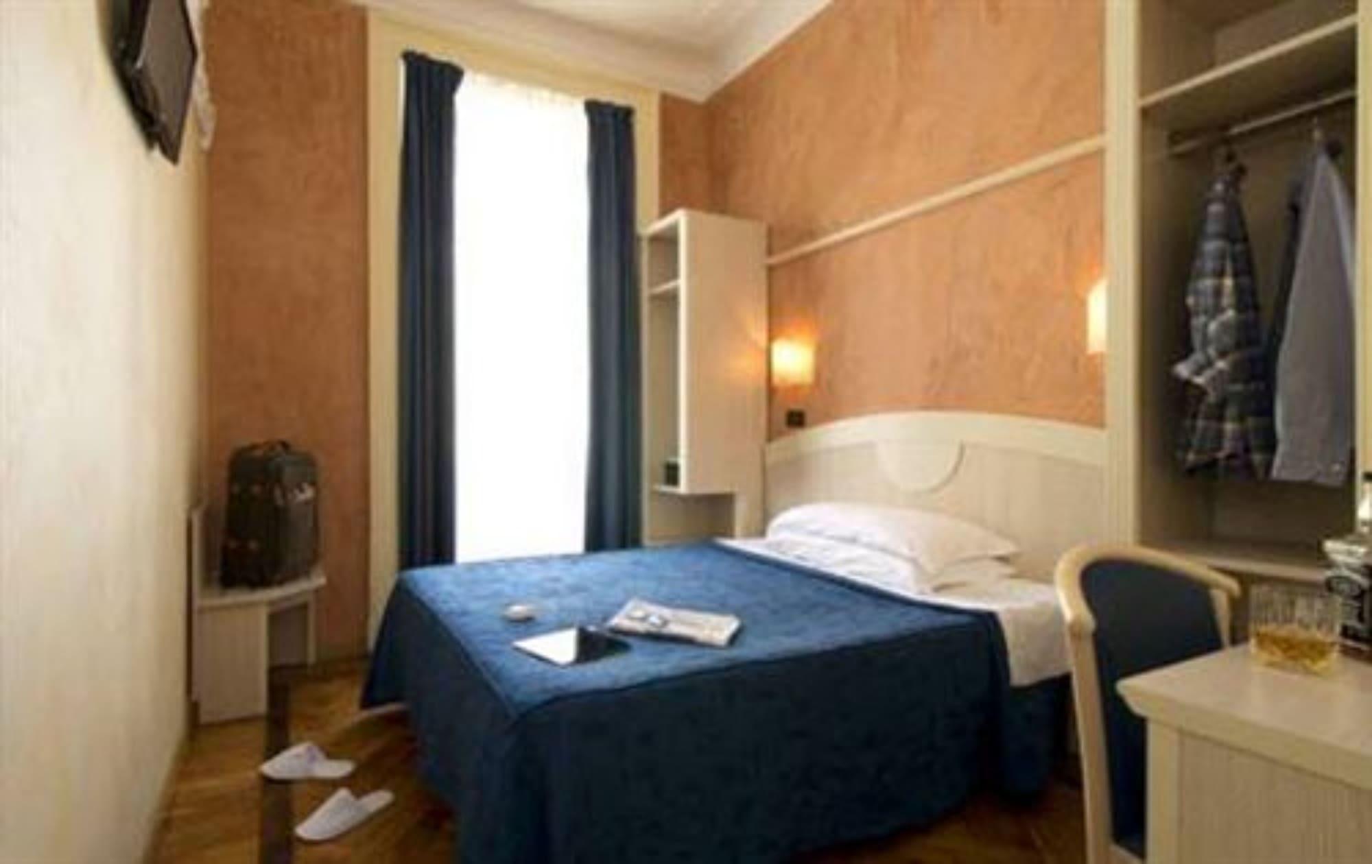 ホテル パニッザ ミラノ エクステリア 写真